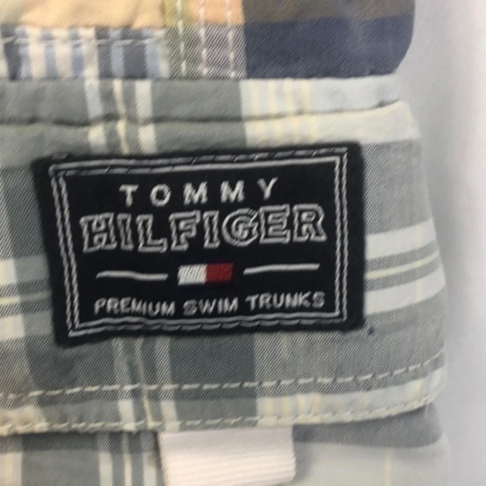 Tommy Hilfiger Mesh Lined Swim Trucks Size Large